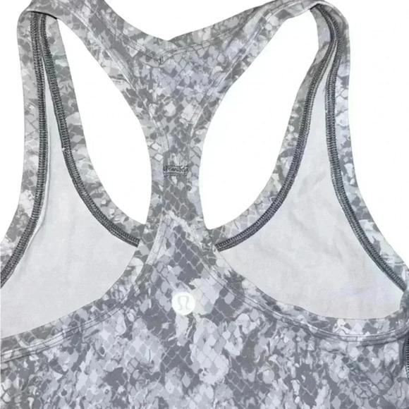 Lululemon Snakeskin Razor‎ back tank, sz 4 - Picture 2 of 3